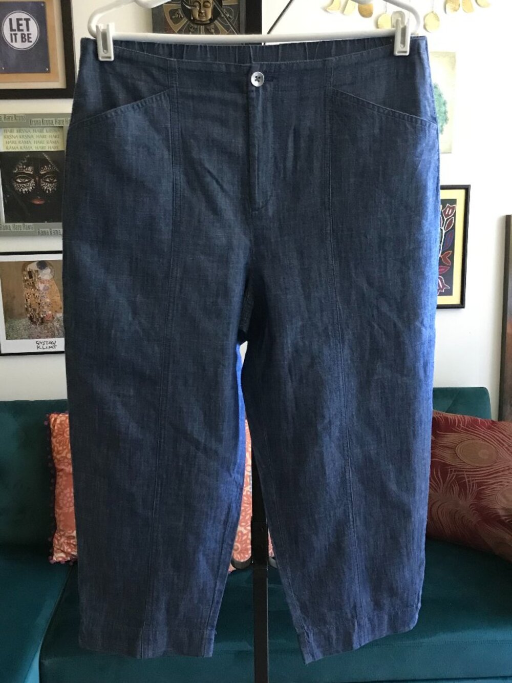 CHICO'S size 1.5 / US 10 Blue Lightweight Denim High Waisted Capri Pants